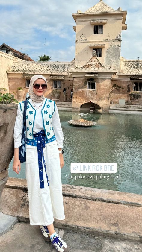 Ootd Bali Hijab, Bali Outfit Ideas, Mix And Match Outfits Hijab, Hijab Fashion Summer, Fashion Identity, Outfits Hijab, Outfit Simple, Casual Hijab, Ootd Inspo