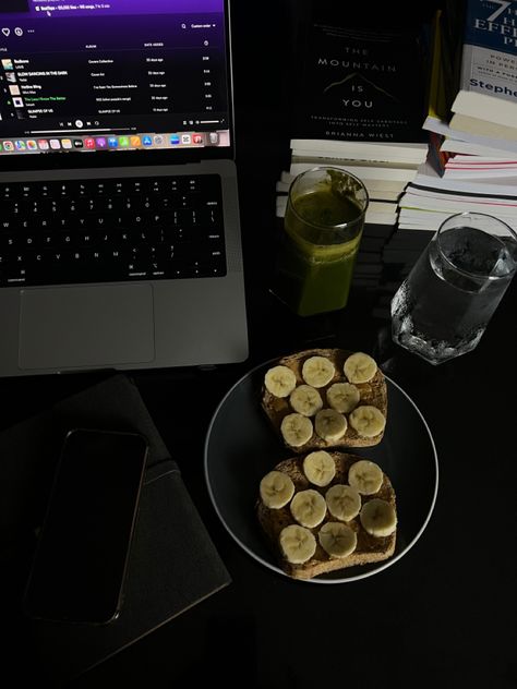 Healthy Dark Aesthetic, Healthy Food Dark Aesthetic, Dark Green Vision Board, Dark Healthy Aesthetic, Monk Mode, Gym Vibes, Productive Lifestyle, Kiwi Juice, Journaling Aesthetic