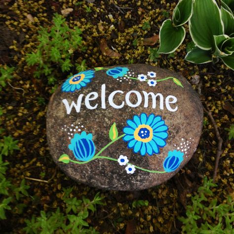 "Welcome" Rocks by Bonnie McCusker Painted Rocks Ideas, Diy Rock Art, Rock Flowers, Rock Painting Ideas, Time Images, Rock And Pebbles, Painted Rocks Craft, Painted Rocks Diy, Rock Painting Ideas Easy