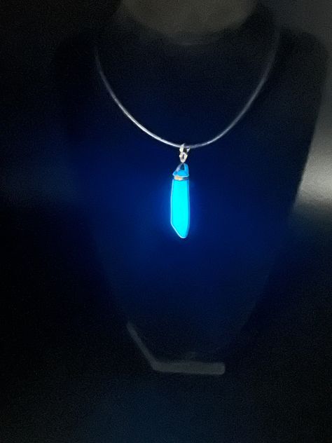 Atlantis Movie, Atlantis Necklace, Prism Necklace, Kida Atlantis, Princess Kida, Glow Necklace, Necklace Princess, Tusk Necklace, Avengers Outfits