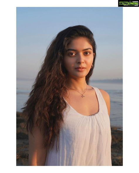 Vaibhavi Shandilya, Martin Movie, Ott Platforms, Famous Comedians, Famous Directors, Father Photo, Cute Birthday Outfits, Fair Skin Tone, Upcoming Films