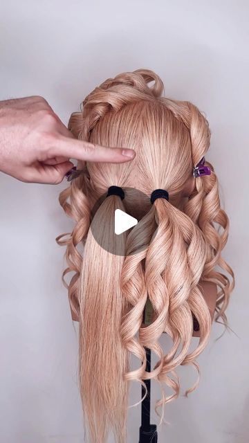 Bridal Hair Tutorial Videos, Curled Updo Hairstyles, Long Hair Upstyles, Wedding Hairstyles Videos, Bridal Hair Tutorial, Hair Updos Tutorials, Best Hair Brush, Formal Hairstyles For Long Hair, Prom Hair Updo