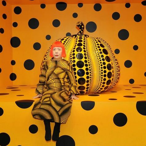 Yayoi Kusama Pumpkin, Polka Dot Pumpkin, Claes Oldenburg, Damien Hirst, Yayoi Kusama, Japanese Artists, Mellow Yellow, Cool Posters, Banksy