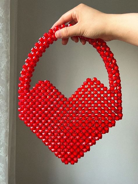 Hand Beaded Bag, Easy Perler Bead Patterns, Diy Fabric Jewellery, Bracelets Handmade Diy, Diy Bags Patterns, Crystal Bags, Beaded Necklace Diy, Embroidery Bags, Beading Techniques