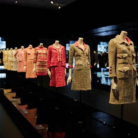 V&A Is Set To Host An Exhibition Dedicated To Coco Chanel V&a Exhibition, Wax Museum Project, Chanel Exhibition, Uk Trip, Chanel Fashion Show, Museum Fashion, Chanel Suit, Chanel No 5, Gabrielle Chanel