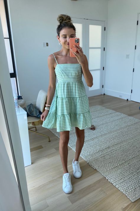 Summer Dress White Sneakers, Summer Dress With White Sneakers, Summer Picnic Outfit Casual, Sun Dress With Sneakers, Summer 2016 Outfits, Summer Dress Outfits With Sneakers, Cute Dress With Sneakers, Summer Dresses With Sneakers, Sundress With Sneakers