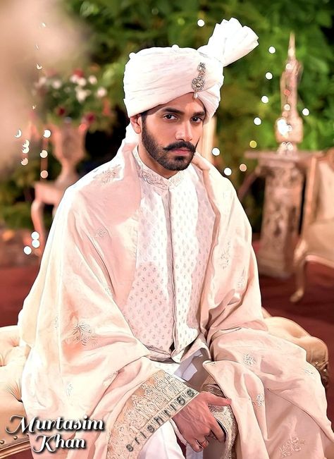 Murtasim Khan, Drama Aesthetic, Black Blazer Men, Tere Bin, Wahaj Ali, Bridal Makeup Images, Makeup Images, Bridal Henna Designs, Formal Men Outfit