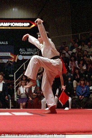 Martial Arts Stance, Kick Martial Arts, Crane Kick, Avada Kedavra, The Karate Kid, Ralph Macchio, Karate Kid, The Frog, Karate