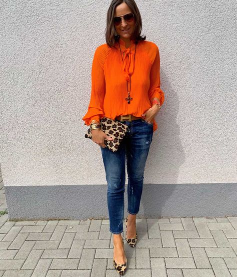 Tanja Jager (@jagta8) | Photos and outfits on 21 Buttons Orange Blouse, Fashion Capsule, Casual Work Outfits, Work Outfits Women, Fall Fashion Outfits, Business Casual Outfits, Trendy Fashion Women, Curvy Fashion, Outfits Casuales