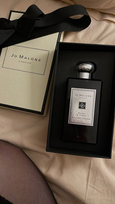 Jo Malone  gift presents for her in love love explore page couple parfumerie cologne Jo Malone Myrrh And Tonka, Shampoo Packaging, Luxury Birthday Gifts, Luxury Gifts For Men, Bff Gifts Diy, Fragrances Perfume Woman, Bf Gifts, Perfume Lover, Perfume Gift