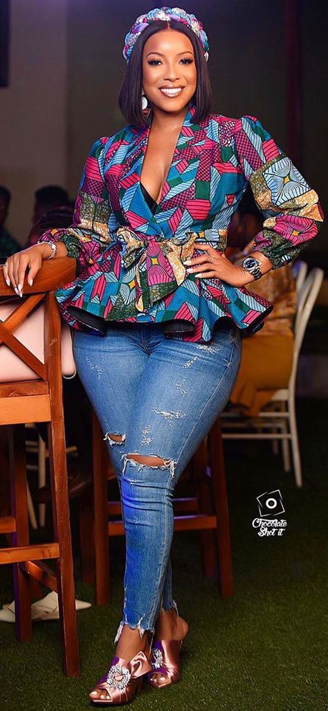 African Print Tops With Jeans, Ankara Tops With Jeans, Ankara Top Styles, Tops With Jeans, Ankara Blouses, African Tops For Women, Ankara Blouse, Ankara Tops, Dashiki Shirt