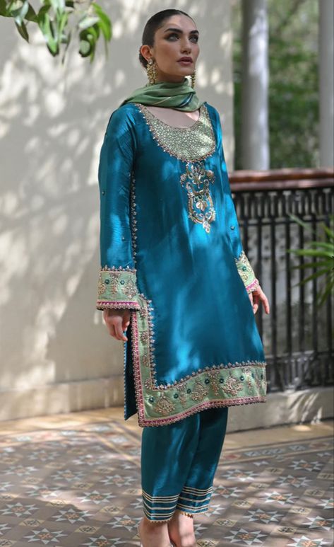 Latest Heavy Suits Designs, Dogri Suits, Heavy Embroidery Suits Design, Blue Punjabi Suit, Nadia Farooqui, Heavy Suits, Designer Suits For Wedding, Heavy Suit, Wedding Outfits For Women