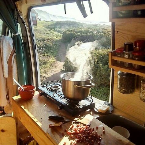 Kombi Trailer, Apples With Cinnamon, Van Inspiration, Camper Van Kitchen, Camper Van Conversions, Caravan Vintage, Kombi Motorhome, Camper Rental, Alternative Living