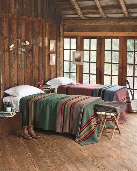 Camp Blanket, Cabin Bedroom, Cabin Interiors, Cabin Living, Log Cabin Homes, Lodge Decor, Camping Blanket, Cabin Style, Cabin In The Woods