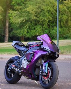 5,176 Me gusta, 14 comentarios - Yamaha Bursa (@yamahabursa) en Instagram: "👤📸 @yamahar1girl #yamaha #r6 #r1 #r1m #ridersofinstagram #motorcyclesofinstagram #killswitchbikes…" Purple Motorcycle, Xe Ducati, Image Moto, Custom Sport Bikes, Yamaha Bikes, Futuristic Motorcycle, Motorcycle Aesthetic, Pretty Bike, Biker Love