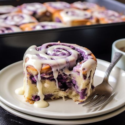 Ube Cinnamon Rolls, Ube Cinnamon Roll, Cinnamon Roll Donut, Ube Cinnamon Roll Recipe, Cinnamon Rolls Packaging, Ube Roll, Dessert Rolls, Cinnamon Rolls With Cream Cheese, Cinnamon Rolls With Cream