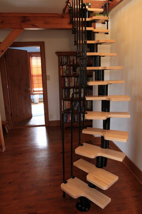 Paddle Stairs Loft, Compact Staircase Ideas, Steep Stairs Solution, Diy Attic Ladder, Stairs For Tight Spaces, Mezzanine Ladder, House Staircase Design, Tiny House Staircase, Small Staircase Ideas