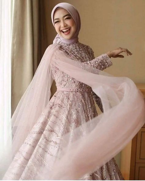 Model Kebaya Modern Pernikahan Dress Pengantin, Malay Wedding Dress, Kebaya Wedding, Blush Pink Wedding Dress, Jessica Jane, Minimal Wedding Dress, Muslimah Wedding Dress, Muslimah Wedding, Walima Dress