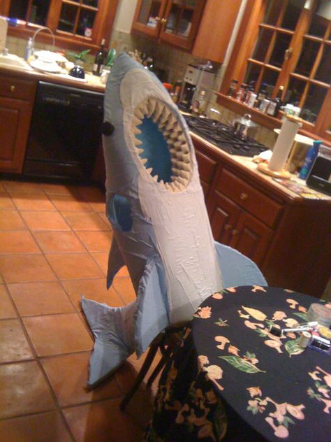 How to make a shark costume (Instructables) Shark Costume Diy, Diy Shark Costume, Peter Pan Costume Kids, Sea Creature Costume, Shark Outfit, Sea Costume, Peter Pan Costumes, Shark Costume, Halloween Costumes 2014