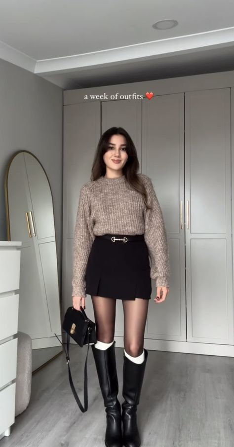 Mini Tweed Skirt Outfit, Tweed Skirt Outfit, Outfit Elegantes, Outfit Autumn, Tweed Skirt, Skirt Outfit, Winter Outfit, Outfit Idea, Skirt Outfits