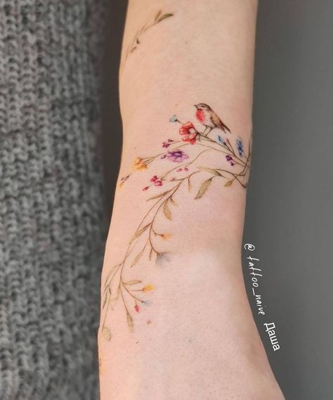 Mom Tattoos With Flowers, Flower Birds Tattoo, Femine Tattoo Arm, Beautiful Simple Tattoos For Women, Seasons Tattoo Changing, Arm Wrist Tattoos For Women, White Watercolor Tattoo, Real Flower Tattoo, Flower Tattoos For Women Small