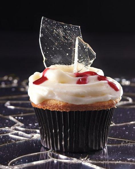 "Broken Glass" Cupcakes Recipe Broken Glass Cupcakes, Glass Cupcakes, Halloween Food Cupcakes, Bolo Halloween, Cherry Preserves, Halloween Punch, Spooky Halloween Treats, Halloween Cake, Halloween Cupcakes