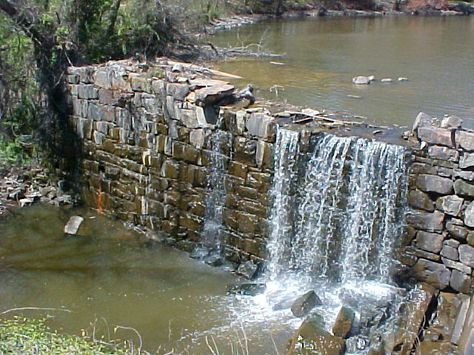 dam creek slightly, not to this scale Water Engineering, Dragonfly Pond, Zero Energy House, Garden Pond Design, Pond Landscaping, Swimming Pond, Dry Stone, Pond Design, Diy Water