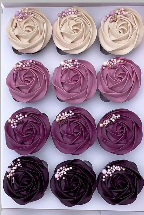 Cake Decorating Tutorial | 🚨 Most of my recipes are hidden from you | Facebook Purple And Green Wedding Cupcakes, Trendy Cupcakes Ideas, Purple Wedding Cupcakes, Birthday Cupcakes Decoration, Purple And Green Wedding, Purple Cupcakes, Fancy Cupcakes, Home Bakery, Cake Decorating Tutorials