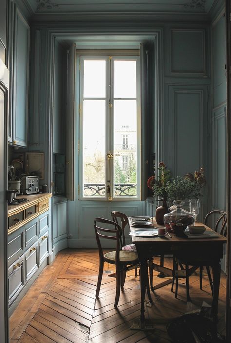 How to Achieve the Classic French Parisian Kitchen Look in Your Home French Parisian Kitchen, Parisian Interior Design, Kitchen Color Schemes, Parisian Kitchen, Herringbone Flooring, Paris Interiors, Parisian Decor, French Apartment, Parisian Interior