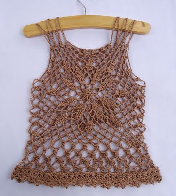 Summer Top Pattern, Crochet Tank Tops, Crochet Tops Free Patterns, Crochet Summer Tops, Crochet Tank, Crochet Summer, Crochet Shirt, Crochet Woman, Crochet Top Pattern