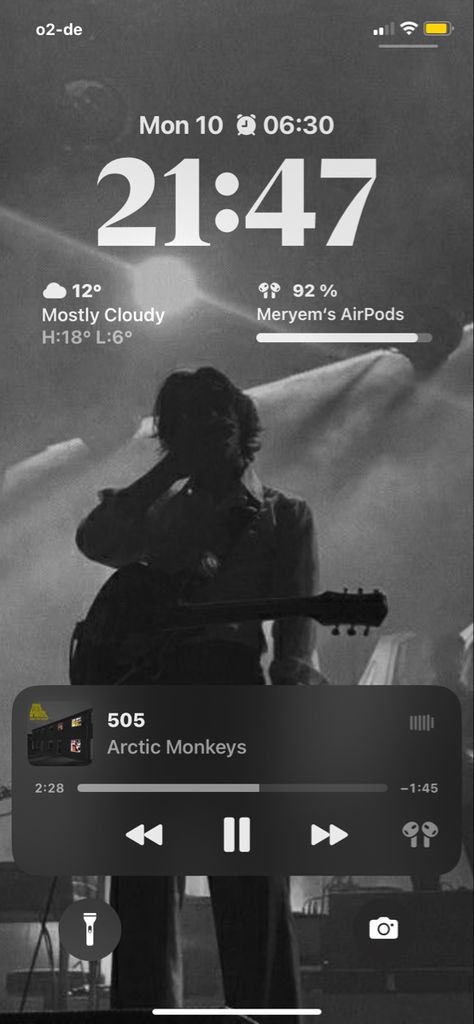 Arctic Monkeys Lockscreen, Ios 16 Lockscreen, 505 Arctic Monkeys, Monkey 2, Ios 16, Layout Ideas, Lock Screen, Arctic Monkeys, Monkeys