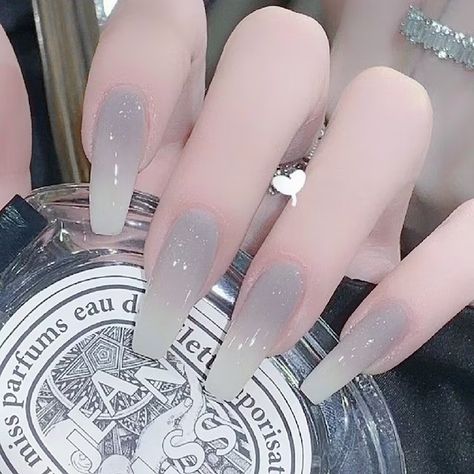 NailYui - Etsy Ombre Nails Gray, Light Grey Nails, Nails Gray, Grey Nails, Daily Nails, Minimal Nails Art, Nails Ombre, Shape Names, Minimal Nails