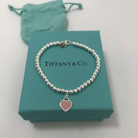 Return to Tiffany pink tag bracelet Tiffany Pink Heart Bracelet, Tiffany Bracelets, Return To Tiffany, Tiffany Jewelry, Heart Tag, Tiffany And Co, Better Love, Heart Bracelet, Bead Bracelet