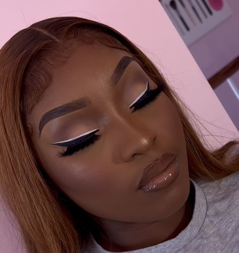 Natural Pink Makeup Looks Black Women, Soft Glam With Rhinestones, Inspi Makeup, Bday Makeup, Makeup Favorites, Prom Eye Makeup, Soft Makeup Looks, Pink Eye Makeup, Graduation Makeup