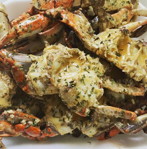 Blue Crab Recipe, Blue Crab Recipes, Crab Food, Crab Recipe, Bbq Seafood, Homemade Garlic Butter, Crab Dishes, Blue Crabs, Maryland Crabs