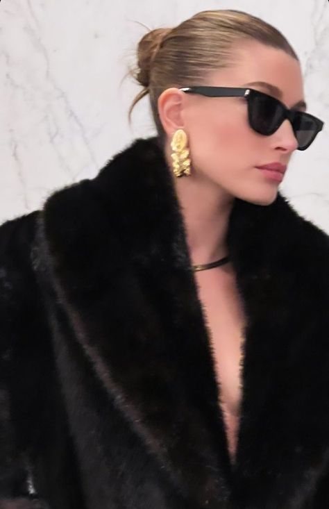 Hailey Bieber Outfits Hayley Bieber, Hailey Rhode Baldwin, Hailey Bieber Outfits, Hailey Rhode, Ysl Sunglasses, Mode Ulzzang, Hailey Bieber Style, Hailey Baldwin Style, Hailey Baldwin