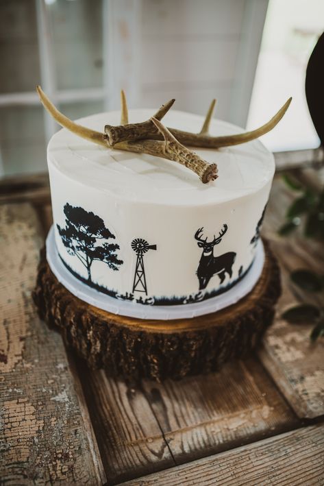 Groom Hunting Cake, Groomsman Cake Hunting, Outdoors Grooms Cake, Outdoorsman Grooms Cake, Grooms Cake Tractor, Grooms Cake Hunting Deer, Deer Birthday Cake For Men, Grooms Hunting Cake Ideas, Outdoor Grooms Cake