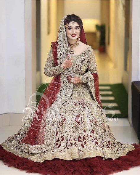 Minal Khan, Pengantin India, Muslimah Wedding, Red Bridal Dress, Shadi Dresses, Pakistani Actors, Desi Wedding Dresses, Asian Bridal Dresses, Pakistani Clothes