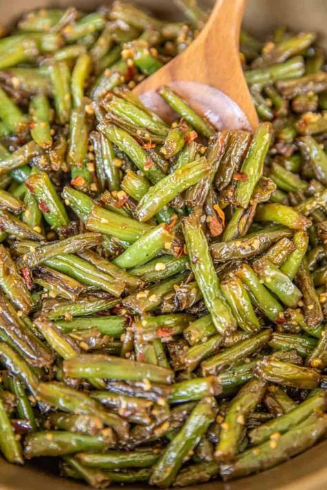 Honey Garlic Green Beans, Honey Garlic Soy Sauce, Green Bean Recipes Skillet, Canned Green Bean Recipes, Soy Sauce Green Beans, Fresh Green Bean Recipes, Skillet Green Beans, Easy Green Beans, Sauteed Green Beans