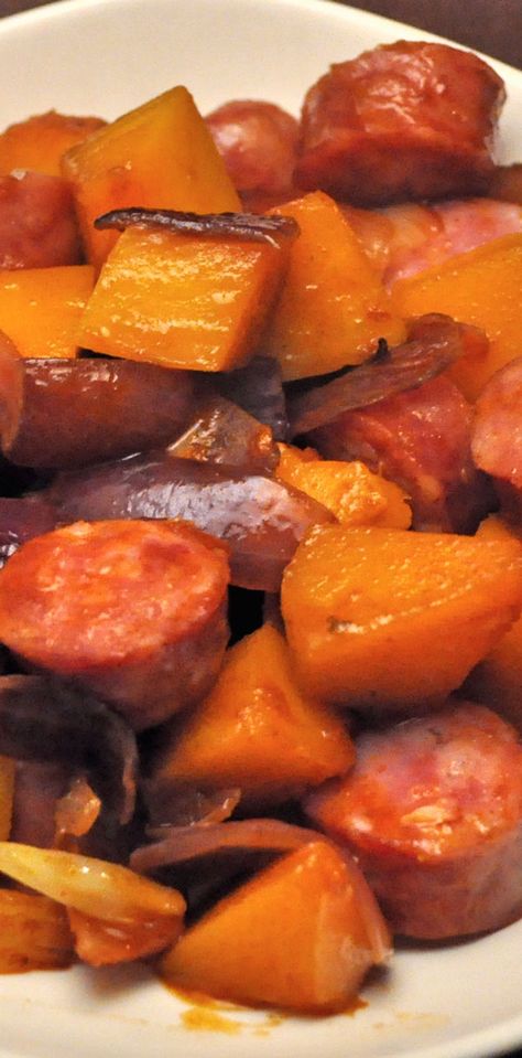 Skillet dinner - Sausage, Shallots, Butternut Squash - throw it in a pan, have a glass of wine and relax. Easy Fried Potatoes, Sausage And Butternut Squash, Sausage Butternut Squash, Dinner Sausage, Butternut Squash Recipes, Paleo Dinner, A Glass Of Wine, Smoked Sausage, Squash Recipes