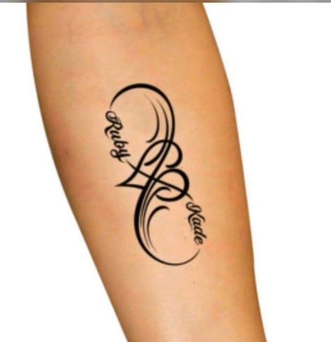 Sister Unique Tattoos, Motherhood Tattoos 2 Kids, Past Present Future Tattoo, Kids Names Tattoos For Women, Kid Name Tattoo Ideas Mothers, Kid Tattoos For Moms, Kids Name Tattoo Ideas, Tattoos For Childrens Names, Classy Tattoos For Women