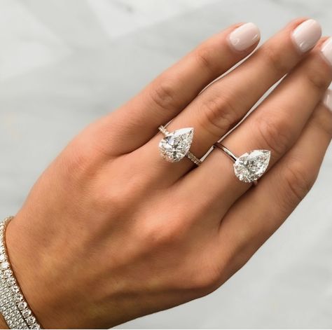 Ring Inspiration, Cute Engagement Rings, Pretty Stuff, Put A Ring On It, Pear Shaped Diamond, Ring Engagement, Rings Simple, Tear Drop, Pear Shaped