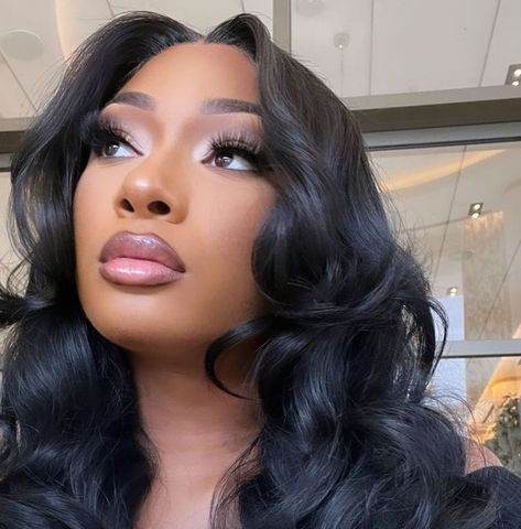 Megan Thee Stallion With Bangs, Megan Good Aesthetic, Megan Thee Stallion Black And White, Megan Thee Stallion Makeup, College Lookbook, Megan Good, Glossy Lips Makeup, African American Beauty, Black Celebrity News