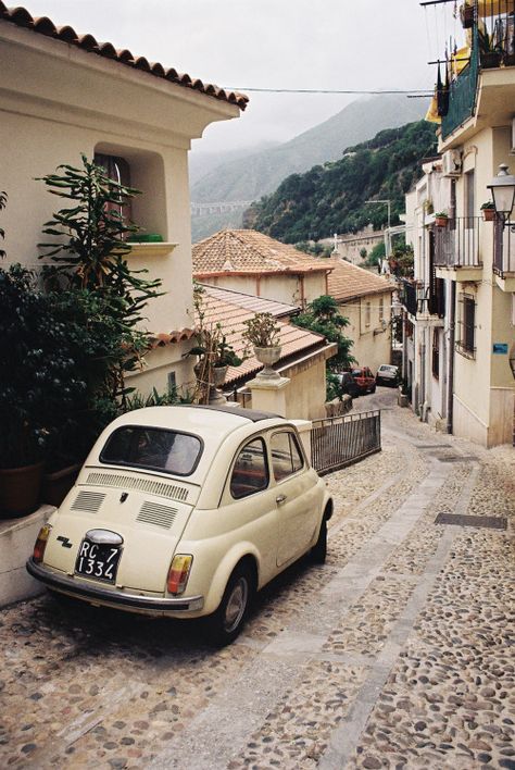 Italian Palette, Fiat 500 S, 500 Fiat, Fiat 500 Vintage, Fiat 500 Car, Fiat Cars, Auto Retro, Fiat 600, Lovely Car