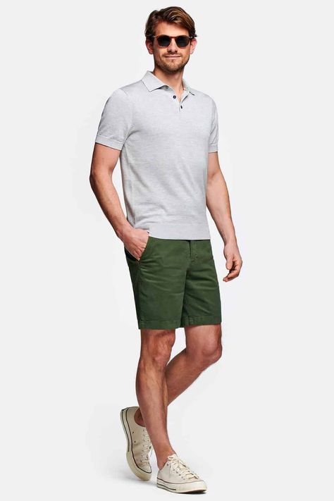 Canvas Sneakers Outfit, Green Shorts Outfit, Plain White Shirt, Grey Polo Shirt, Olive Green Shorts, Safari Shirt, Beige Shirt, Safari Jacket, Wear Green