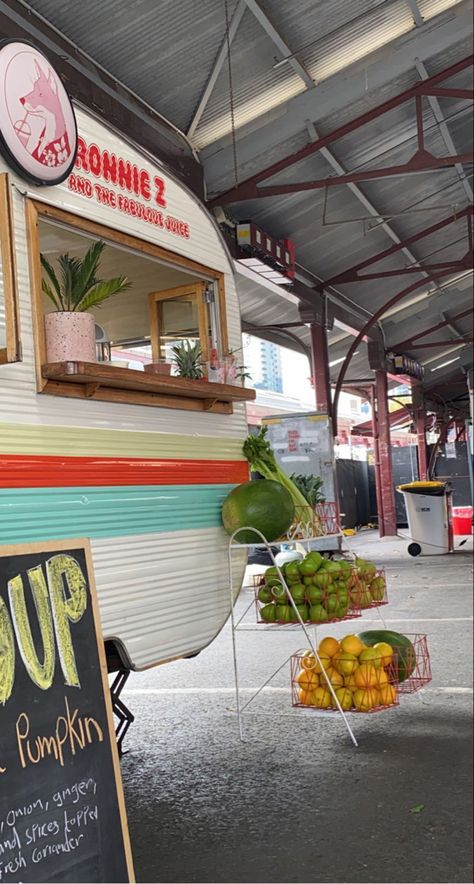 Smoothie Bowl Food Truck, Smoothie Trailer, Mobile Smoothie Truck, Acai Truck, Smoothie Truck, Tropical Smoothie Cafe Aesthetic, Guavas, Coffee Trailer, Smoothie