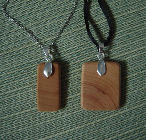 Coffee-Dyed Natural Wood Pendant Necklace - Uses Pinch Bails - or Glue-on Bail with E6000 #WoodenBeads #Bails #ScrabbleTiles Make A Necklace, Diy Pendant Necklace, Diy For Men, Wood Necklace, Wooden Pendant, Wood Pendant, A Necklace, Diy Schmuck, Diy Pendant