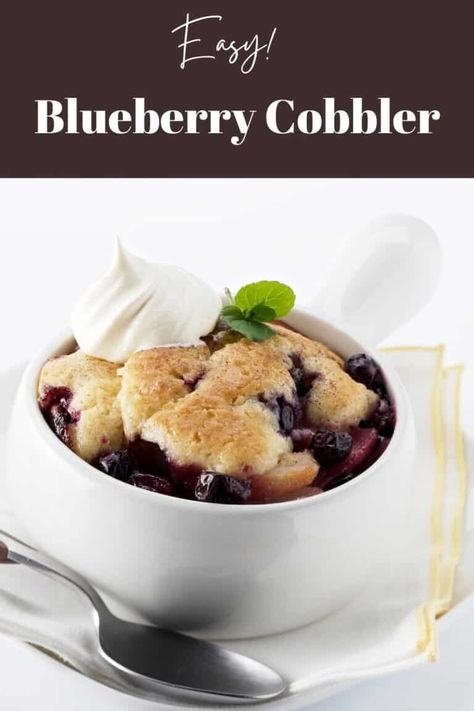 Quick, easy (and low sugar!) blueberry cobbler ready to go in the oven in only 10 minutes! Healthy Blueberry Cobbler, Kidney Friendly Desserts, Low Sodium Desserts, Salad Master, Low Oxalate Recipes, Easy Blueberry Cobbler, Ckd Recipes, Kidney Healthy Foods, Kidney Friendly Recipes Renal Diet