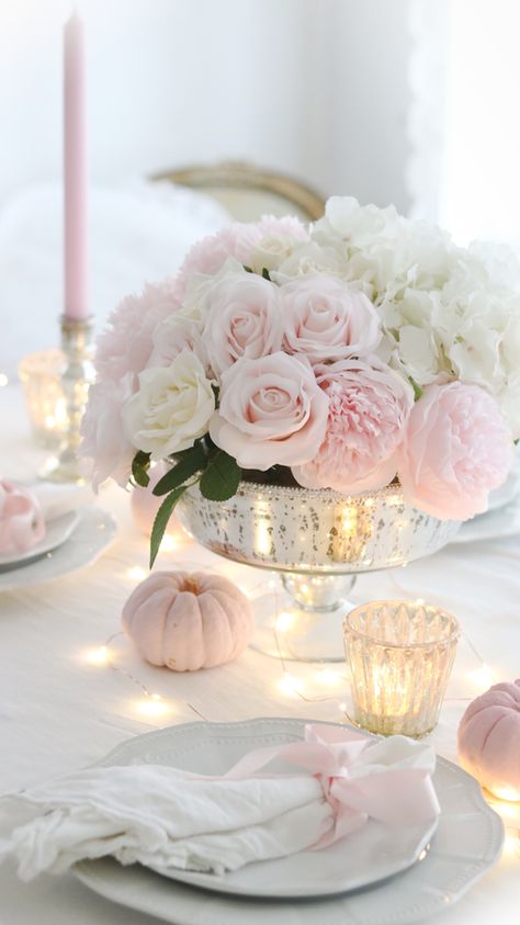 Aesthetic Images Pink, Glam Thanksgiving, My Amazing Boyfriend, Amazing Boyfriend, Fall Meals, Fall Wallpapers, Pink Fall, Pink Inspiration, Fall Tablescapes