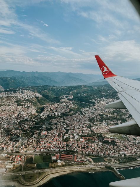 Holiday Goals, Trabzon Turkey, Travel Turkey, Simple Phone Wallpapers, Aesthetic Iphone, Horse Love, Aesthetic Iphone Wallpaper, Dream Vacations, Airplane View